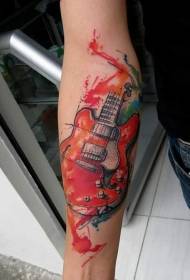 Arm barvna ilustracija slog sodobna kitara tatoo