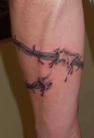 Realni realistični uzorak tetovaže od bodljikave žice