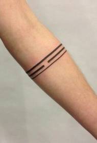 Ingalo emnyama ye-stripe tattoo engaqhelekanga