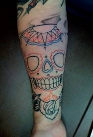 Model de tatuaj zâmbet colorat cu linie decorativă pentru braț