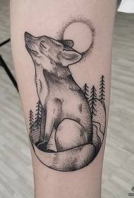 Small arm European and American point fox tattoo pattern