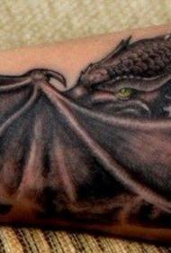 Patrón de tatuaje de dragón negro de brazo