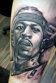 crni košarkaški igrač portret tetovaža uzorak