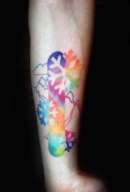 modello di tatuaggio bellissimo braccio colore snowboard fiocco di neve
