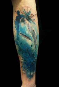petit bras style réaliste couleur grand motif de tatouage de requin