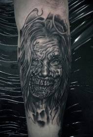 Arm Horror crno-bijeli uzorak tetovaže žene čudovišta