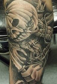 Patrón de tatuaxe de monstruo de cabaza e puñal de debuxos animados de becerro