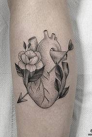 motif de tatouage coeur petit point frais flèche fleur