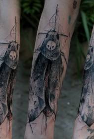 Кольоровий малюнок татуювання метелик і череп стиль татуювання