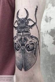 rankos juodo taško ežys vabalas tatuiruotės modelis