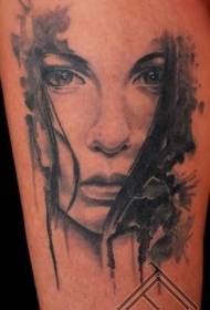 titokzatos fekete nő portré tetoválás minta