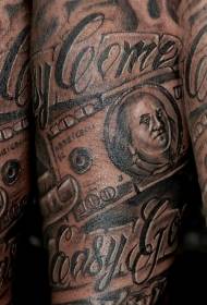Un incredibile dollaro nero con un modello di tatuaggio lettera