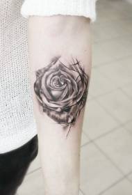 motif de tatouage de rose endommagé