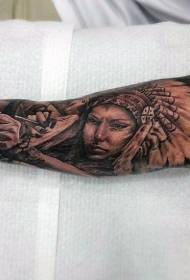 ročno črna indijska ženska posneta vzorec tatoo portret