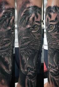 brazo patrón de tatuaxe de cabeza de tigre en branco e negro