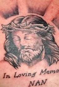 Портрет Иисуса и татуировка с английским алфавитом