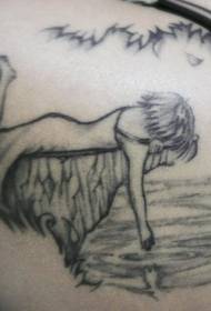 肩の黒のミニマリストの川沿いの女の子のタトゥー画像