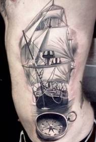 Side Rippen realistesche Stil schwaarz-wäisse Segelboot mat Kompass Tattoo Muster