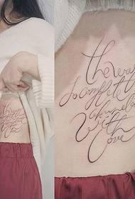 costelas laterais da rapaza na fermosa imaxe tatuaxe da palabra inglesa