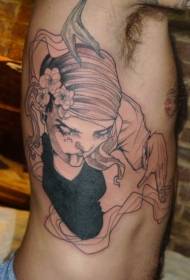 чорны і белы малюнак татуіроўкі на баку таліі