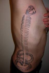 wzór tatuażu po stronie węża