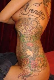 modelo de tatuaxe de lado bastante femia de medio longo