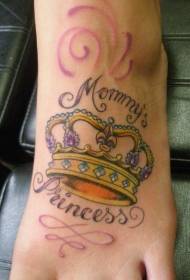 Motif de tatouage anglais couronne et pied de mère
