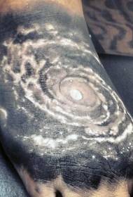 Instep niesamowity czarno-biały wzór tatuażu galaktycznego