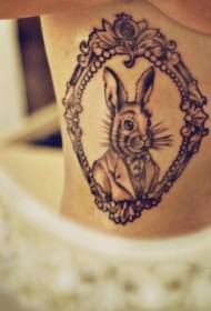 бічні ребра старої школи чорний кролик портрет татуювання візерунок