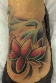 ženski uzorak boje tetovaže lotosa u boji stopala