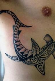 側肋黑色波利尼西亞風格鎚頭鯊紋身圖案