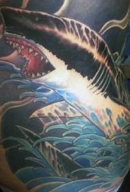 μέση νέα στυλ σχολείο στυλ τατουάζ καρχαρία