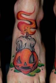 wreef grappige geschilderde kaars met pompoen spook tattoo foto