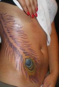 costela lateral grande área padrão de tatuagem de penas de pavão