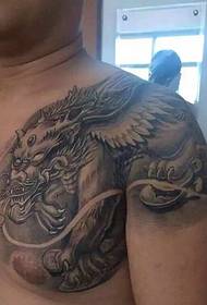 over-the-dragon tatuointi malli komea