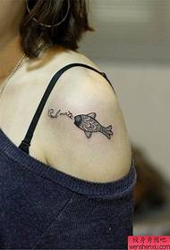 Tattoo show picture recomendou uma mulher ombro Voltar peixe tatuagem padrão