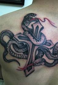 肩交叉蛇紋身圖案