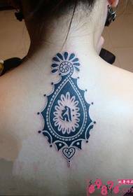 immagine del tatuaggio totem creativo posteriore