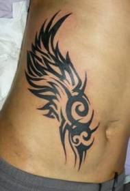 struk crno krilo plemenski totem tetovaža uzorak