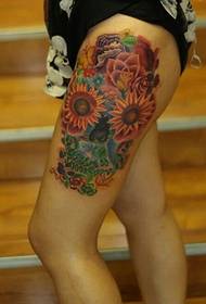 bonito patrón de tatuaje de pernas de flores atractivo que paga a pena ter