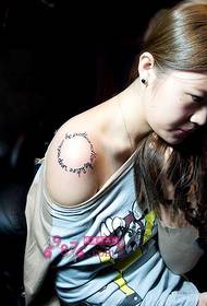 beauty fragrant shoulders English letter fashion Tattoo pictures
