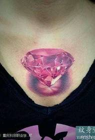 čudovit 3d diamantni vzorec tatoo na prsih