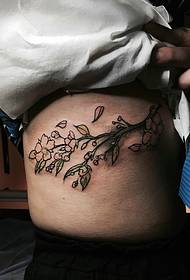 옆 허리에 작은 신선한 벚꽃 문신 그림은 매우 아름답습니다