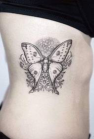 zijkant taille kleine frisse punt tattoo vlinder tattoo patroon