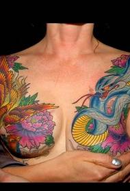 krása hrudníka had tetovanie vzor