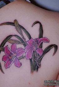 Tatueringsbild: bakre axel lilja tatuering mönster bild