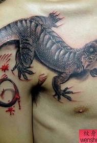 Nanchang Liuyuntang tattoo show picture bar works: front chest lizard tattoo pattern