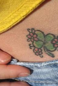 flor pequena e padrão de tatuagem de três folhas verde