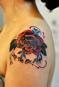 美女肩部彩色玫瑰花纹身图案