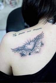 дамски рамене модна тенденция черно и бяло любов татуировка крила
